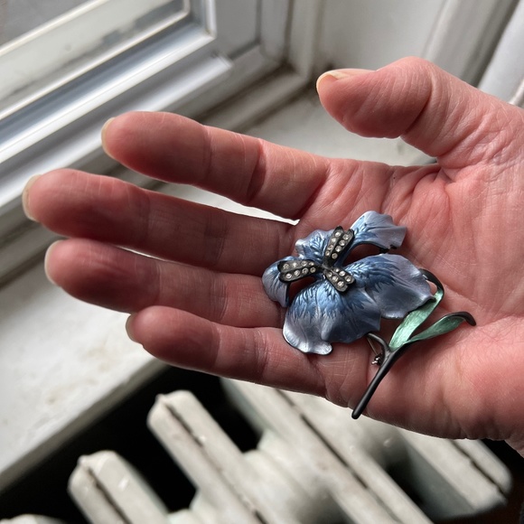 NWOT Blue Flower with Rhinestones Brooch - Picture 4 of 4
